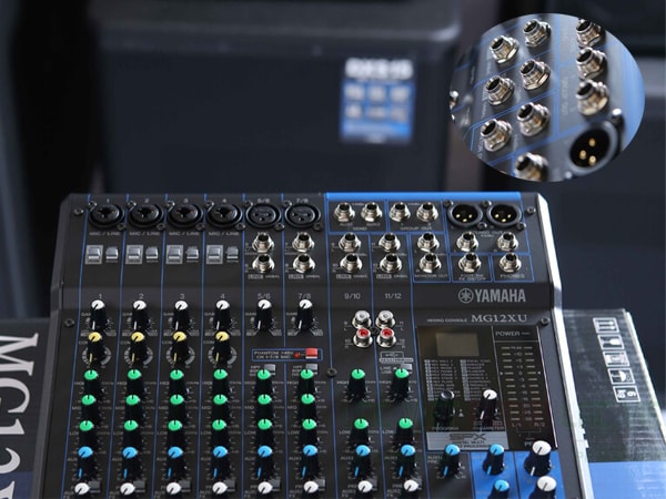 Các phím điều khiển và cổng kết nối của Mixer