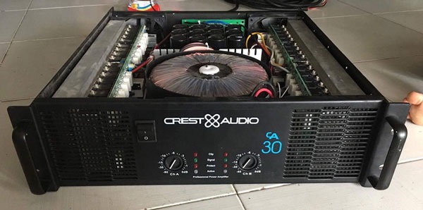 Cục đẩy Crest Audio CA30