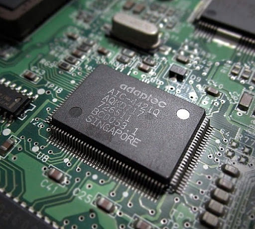 Chip IC hiện đại được trang bị vào vang cơ